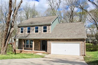 3240 Harris Mill Ln, Charlotte, NC 28262
