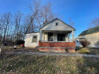 221 S Pearl St, Rushville, IN 46173
