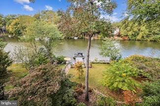 15350 Edgehill Dr, Dumfries, VA 22025