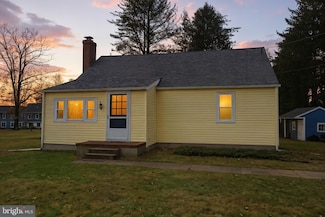 131 Crusher Rd, Hopewell, NJ 08525