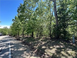 1288 Cascade Ct, Village of Four Seasons, MO 65049