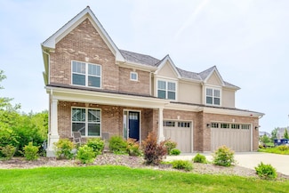 1945 Lake Charles Dr, Vernon Hills, IL 60061