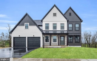 24 Country Side Dr, Carlisle, PA 17013