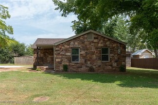 804 F St, Barling, AR 72923