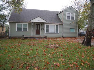 2021 S Palisade St, Wichita, KS 67213