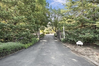 1090 W Edmundson Ave, Morgan Hill, CA 95037