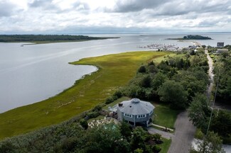 9 Dupont Dr, Mattapoisett, MA 02739