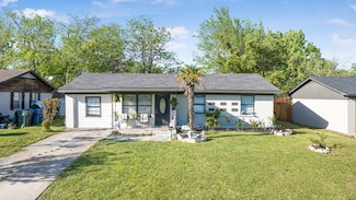 527 E Vista Dr, Garland, TX 75041
