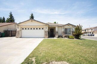 1077 N Red Oak St, Porterville, CA 93257