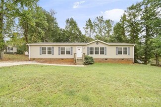 177 Village Point Dr, Statesville, NC 28625