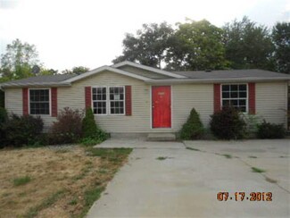 211 S 21st St, Goshen, IN 46528
