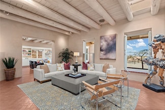 789 Stagecoach Cir, Santa Fe, NM 87501