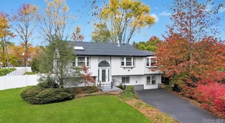 29 Dillon Dr, Dix Hills, NY 11746