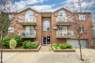 40 W 13th St Unit 5, Bayonne, NJ 07002