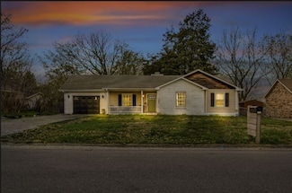 1202 Windchase Dr, Clarksville, TN 37042