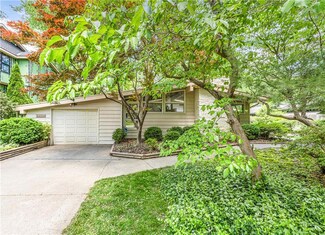 2226 W 71st Terrace, Prairie Village, KS 66208