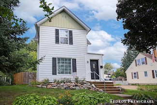 1115 Atlantic St NW, Grand Rapids, MI 49504