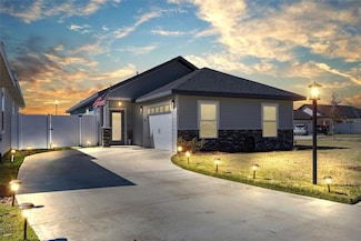 24435 SW 18th Ln, Newberry, FL 32669