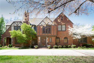 6024 State Line Rd, Mission Hills, KS 66208