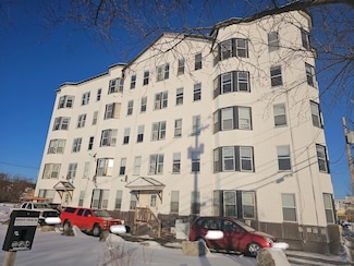 69 Lincoln St, Lewiston, ME 04240