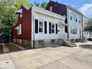 483 2nd St, Albany, NY 12206