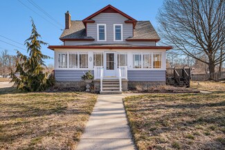 324 N Gaylord Ave, Ludington, MI 49431