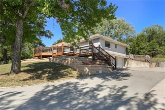 1940 Vilas St, Leavenworth, KS 66048