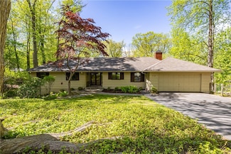790 Oakridge Dr, Rochester, NY 14617