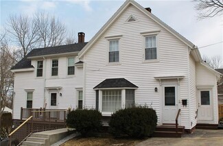 2 Chestnut Hill St, Camden, ME 04843