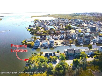 825 Oxgoose Dr, Lanoka Harbor, NJ 08734