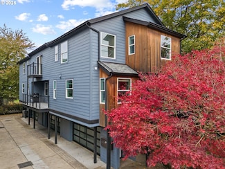 223 NE Ivy St Unit B, Portland, OR 97212