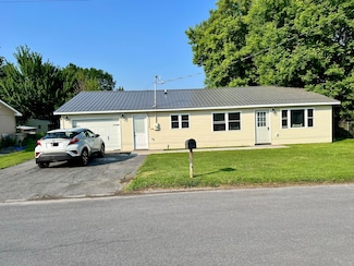 5 Oswego Ln, Plattsburgh, NY 12901