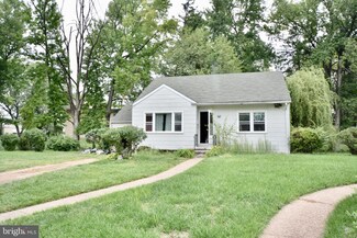17 Ranchwood Dr, Trenton, NJ 08618