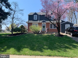 550 School House Ln, Willow Grove, PA 19090