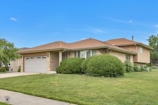 8820 Meadowview Dr, Orland Hills, IL 60487