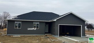 1706 Jack Nicklaus Dr, Elk Point, SD 57025