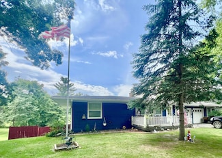 1806 Barr St, Hillsdale, MI 49242