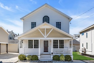 210 14th St, Surf City, NJ 08008
