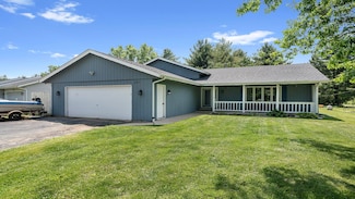 221 Liverpool Dr SE, Poplar Grove, IL 61065