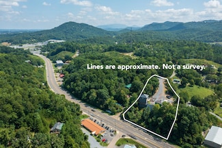 1130 Lee Cardwell Cir, Pigeon Forge, TN 37863