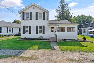 12 James St, Phoenix, NY 13135