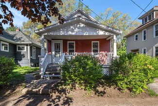 945 Jennette Ave NW, Grand Rapids, MI 49504