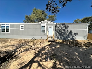 411 W Beech St, Calera, OK 74730