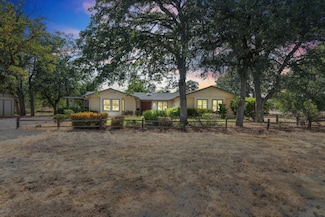 9878 Logan Rd, Redding, CA 96003