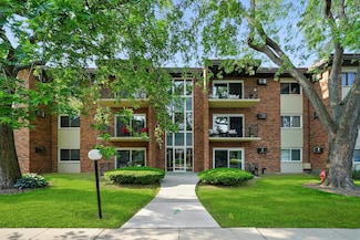 4113 W 97th Place Unit 104, Oak Lawn, IL 60453