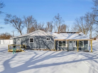 411 N West St, Cameron, MO 64429