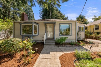 2733 NE 89th St, Seattle, WA 98115