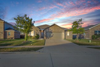 327 Gypsum Ln, Glenn Heights, TX 75154