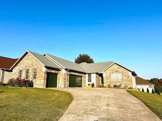 3724 N Nias Ave, Springfield, MO 65803
