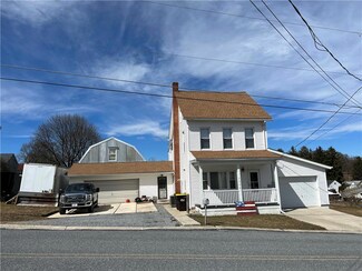 7320 2nd St, Slatington, PA 18080